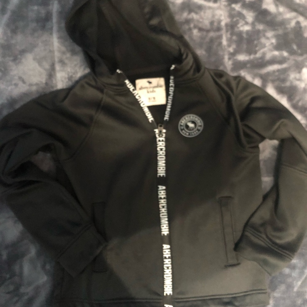 Abercrombie kids black zip up sweatshirt size 9/10